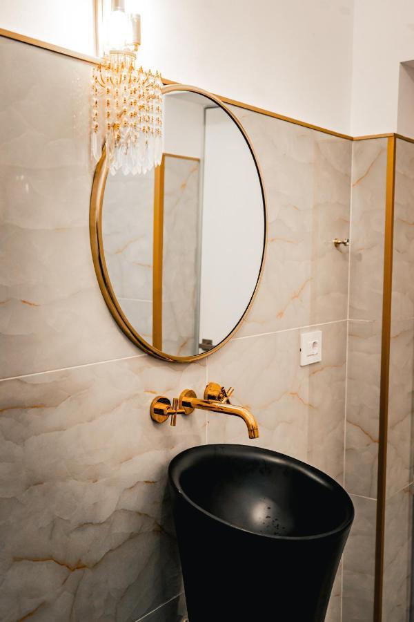 Luxury Family Apartment With Private Parking And Forest View Тімішоара Екстер'єр фото